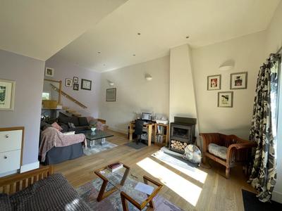 Maison - 201 m² - 9 pièces