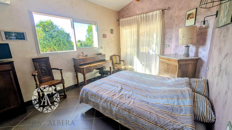 Villa - 354 m² - 11 pièces