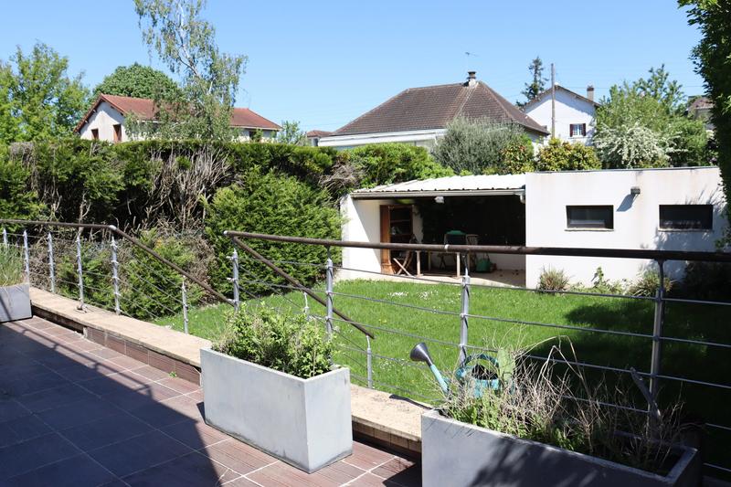 Maison contemporaine - 224 m² - 6 pièces