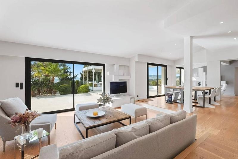 Villa - 300 m² - 8 pièces