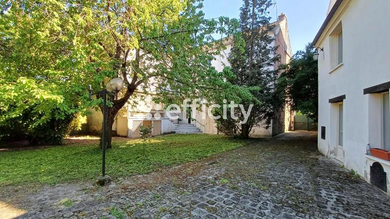 Maison - 289 m² - 8 pièces