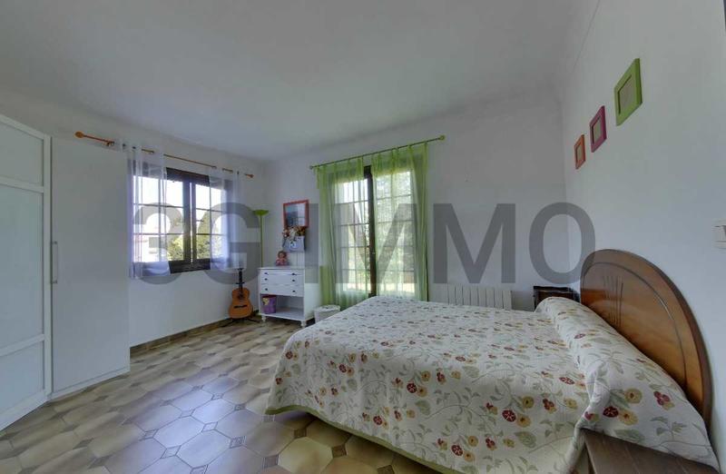 Maison traditionnelle - 237 m² - 7 pièces