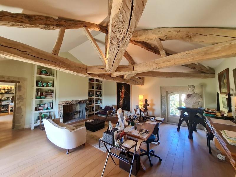 Demeure - 802 m² - 15 pièces