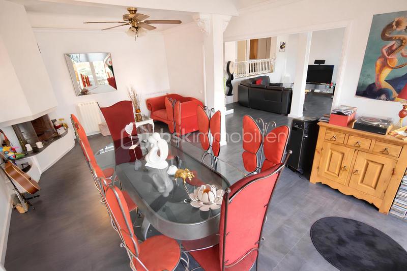 Villa - 167 m² - 6 pièces