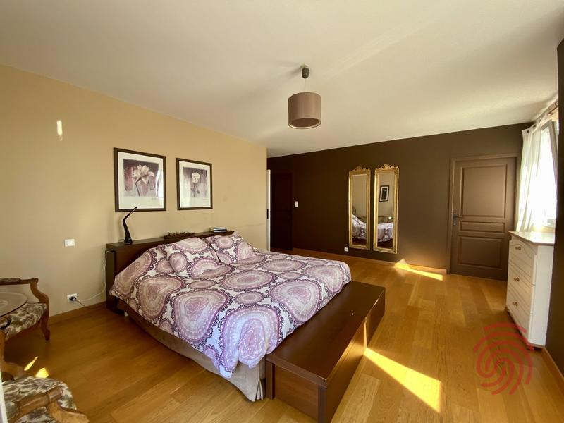 Maison d'architecte - 288 m² - 8 pièces