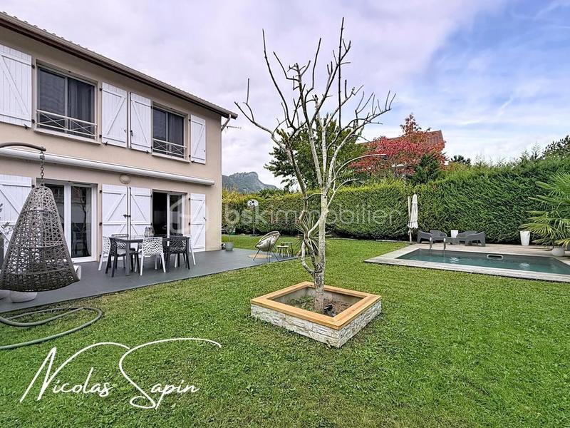 Maison - 102 m² - 5 pièces