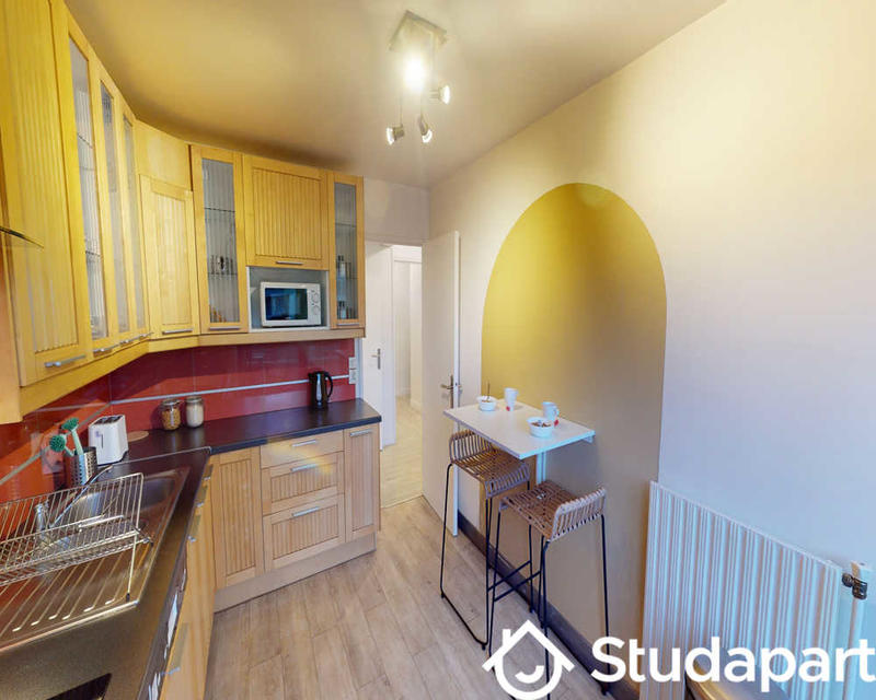 Chambre - 90 m² - 1 pièce