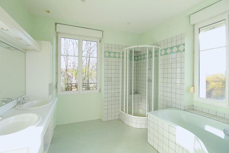 Maison - 216 m² - 7 pièces