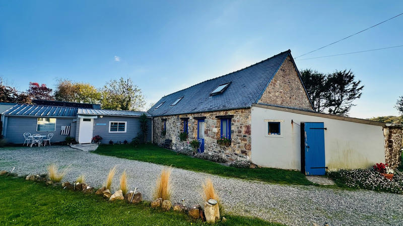 Maison - 240 m² - 14 pièces