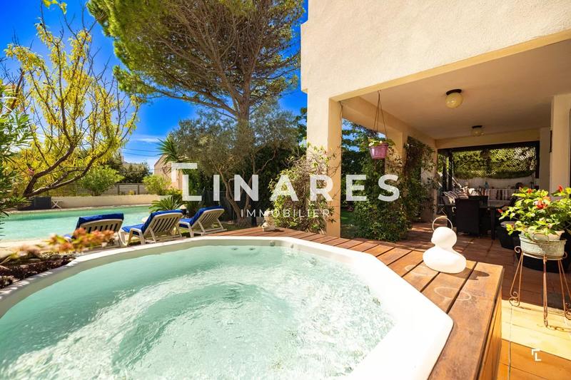 Villa - 196 m² - 6 pièces