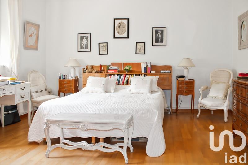 Maison - 200 m² - 8 pièces