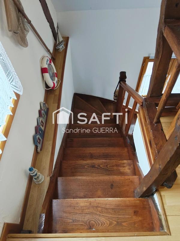 Maison - 262 m² - 12 pièces