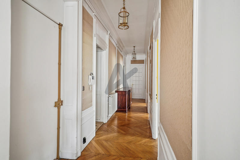 Appartement - 155 m² - 5 pièces