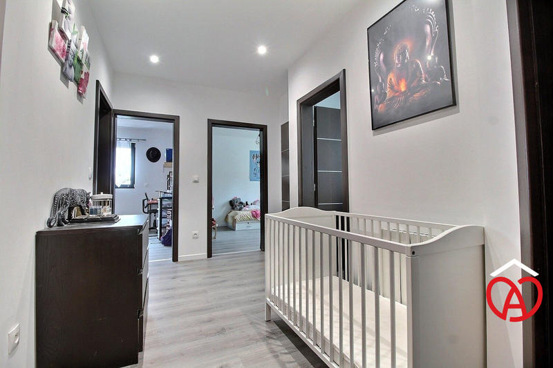 Maison - 140 m² - 9 pièces