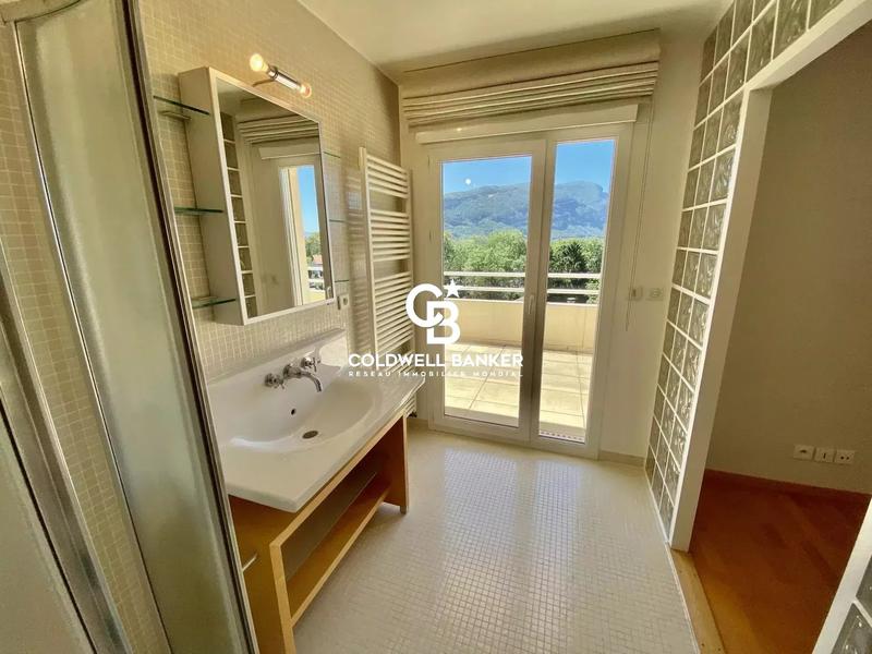 Appartement - 177 m² - 5 pièces