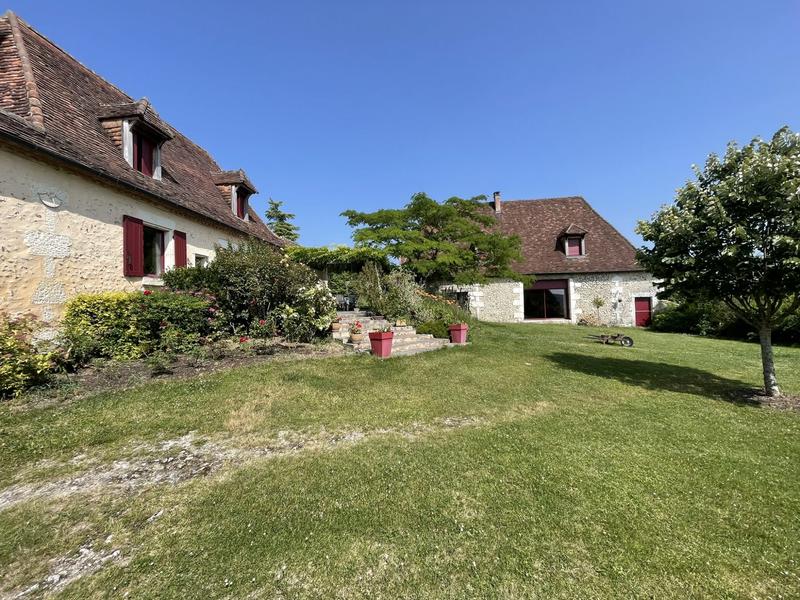 Maison - 288 m² - 8 pièces
