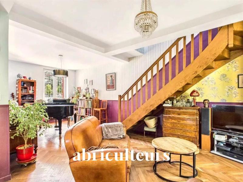 Maison - 123 m² - 6 pièces