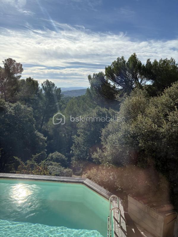 Maison traditionnelle - 170 m² - 5 pièces