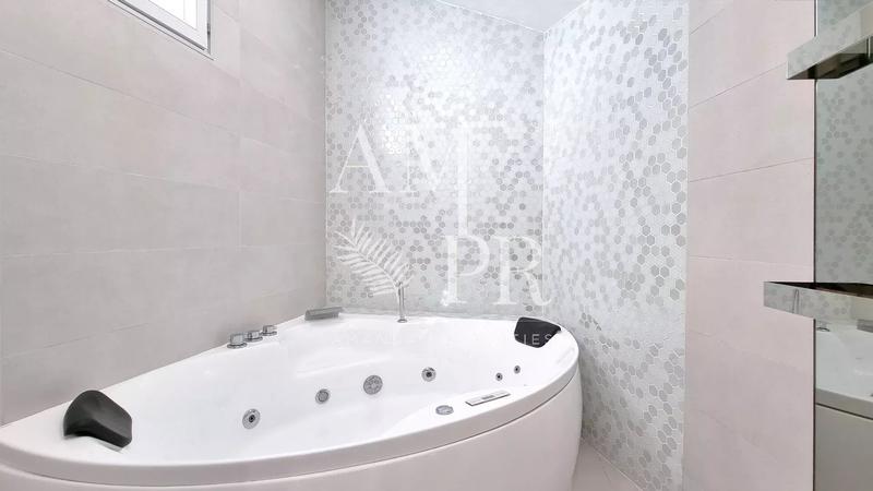 Maison de ville - 180 m² - 7 pièces