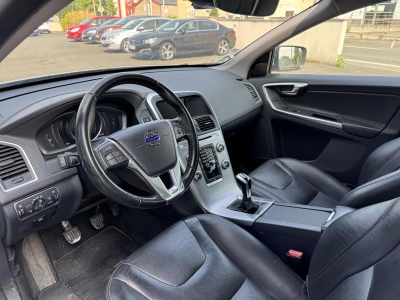 Volvo Xc60 2.0 Tdi 150 Ch Momentum Garantie Reprise Possible
