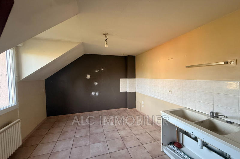 Appartement - 743 m² - 10 pièces