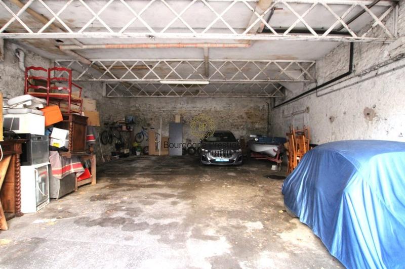 Immeuble - 162 m² - 6 pièces