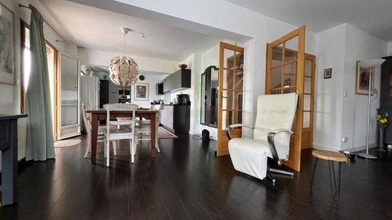 Pavillon - 270 m² - 7 pièces