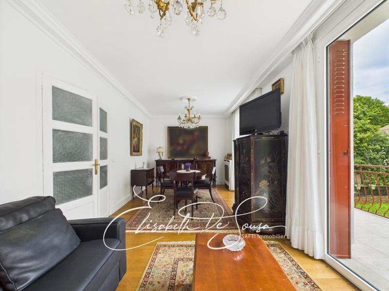 Maison - 152 m² - 8 pièces