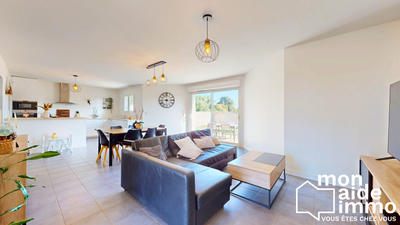 Maison - 101 m² - 5 pièces