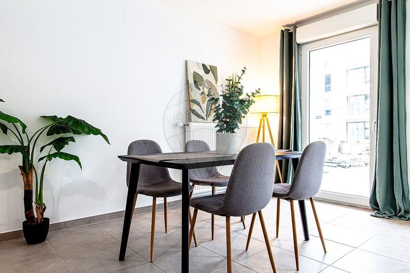 Appartement - 96 m² - 5 pièces