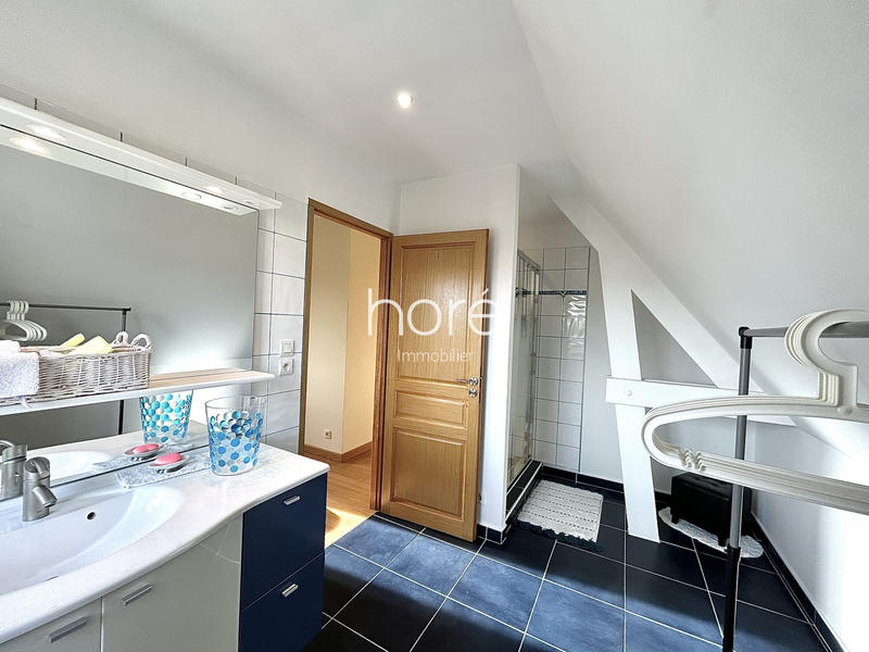 Maison - 236 m² - 6 pièces