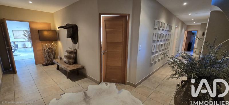 Maison - 280 m² - 9 pièces