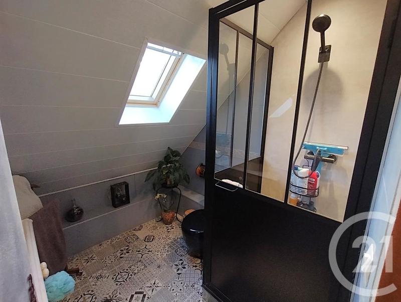 Maison - 191 m² - 8 pièces