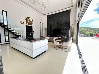 Maison - 190 m² - 7 pièces