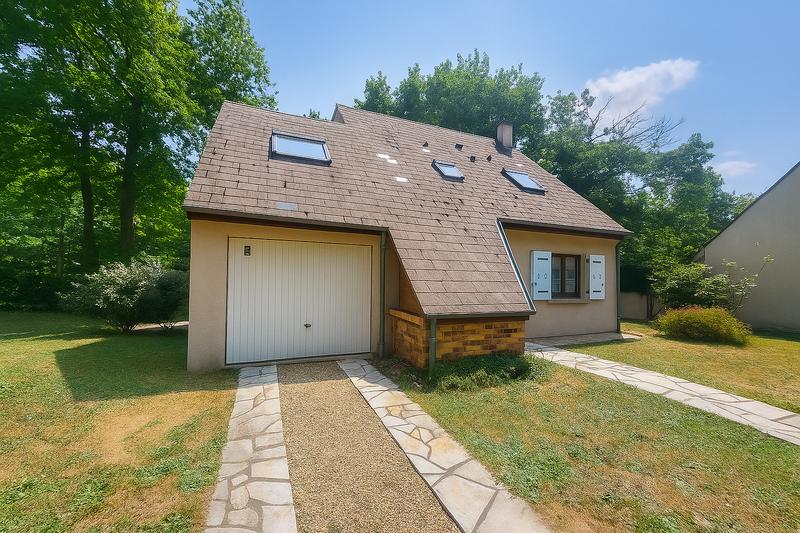 Maison - 93 m² - 4 pièces