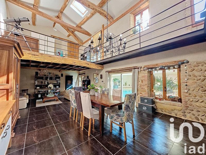 Maison - 277 m² - 10 pièces