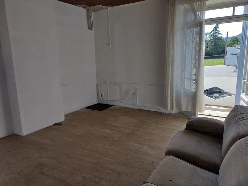 Maison - 240 m² - 11 pièces