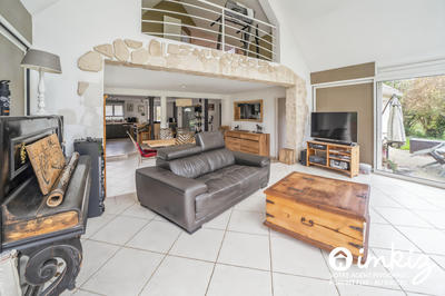 Maison - 180 m² - 7 pièces