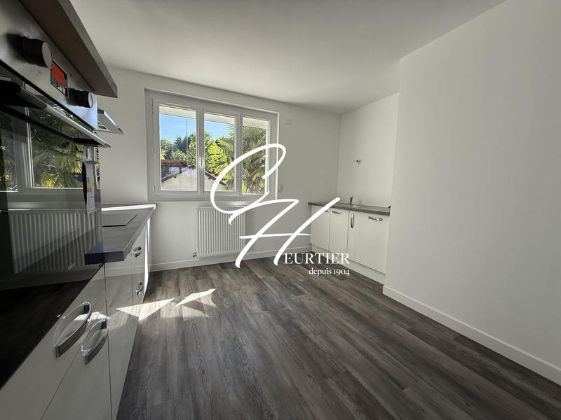 Appartement - 104 m² - 5 pièces