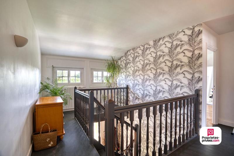 Maison - 231 m² - 8 pièces