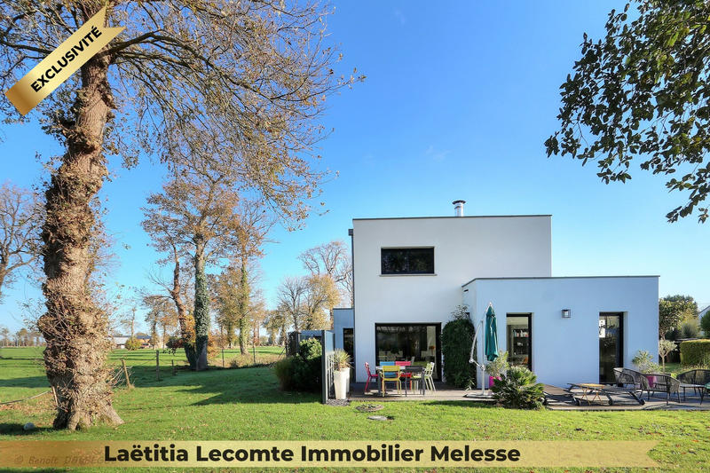 Maison - 213 m² - 9 pièces