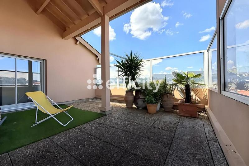 Appartement - 166 m² - 5 pièces