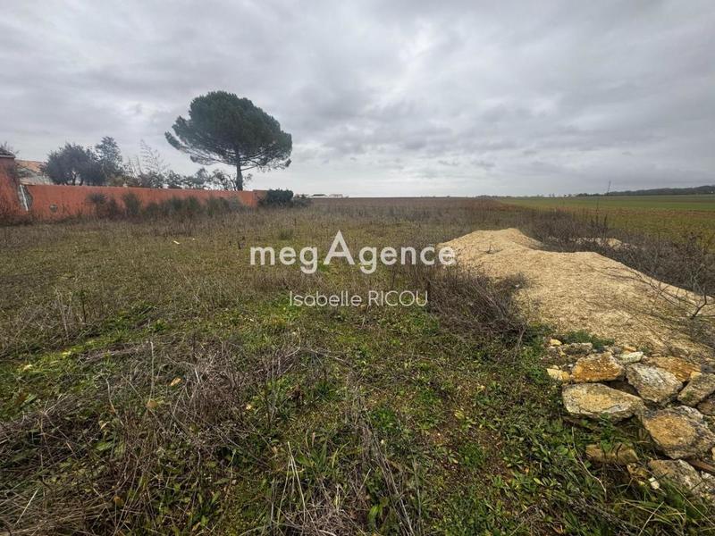 Terrain constructible - 802 m²