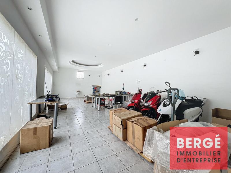 Entrepôt - 1 800 m²