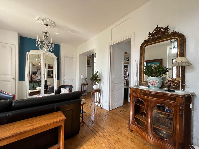 Maison - 185 m² - 10 pièces