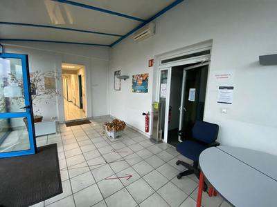 Local commercial - 819 m²