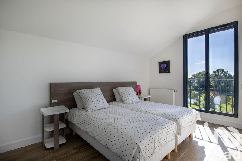 Maison de maîtres - 208 m² - 9 pièces