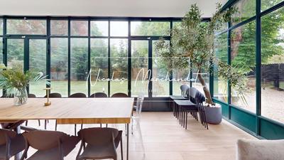 Propriété - 300 m² - 8 pièces