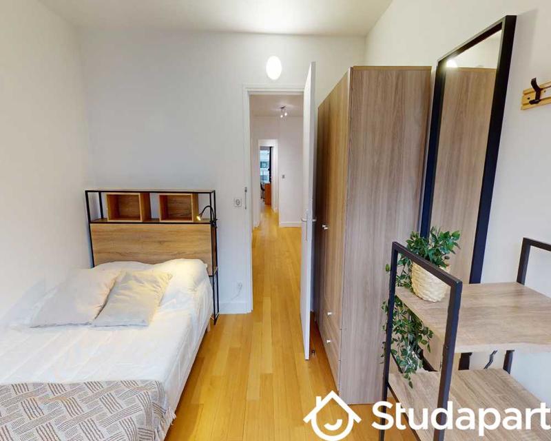 Chambre - 90 m² - 1 pièce