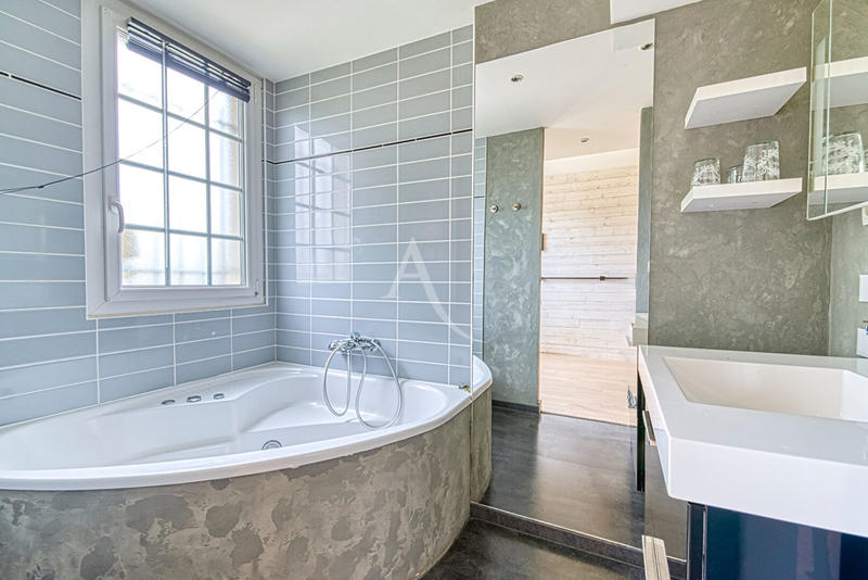 Maison - 136 m² - 6 pièces